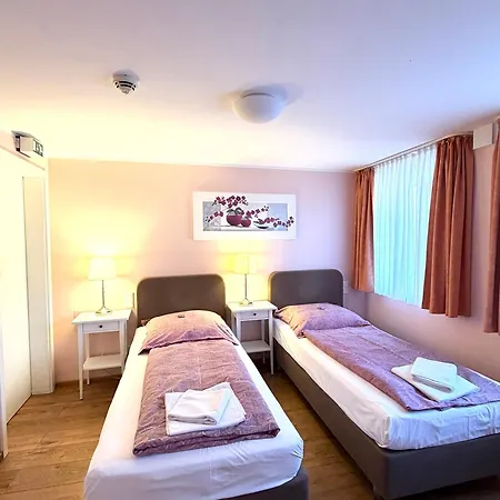 Altstadt Barcelona 3* دوسلدورف